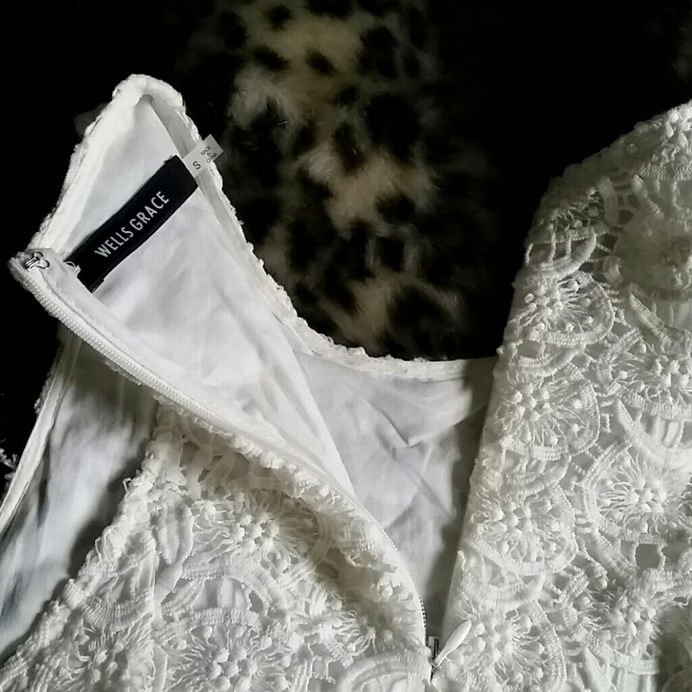 🔶️5 for $30🔶️ White Eyelet Lace Fit n Flare Dress - Picture 2 of 4